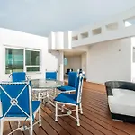 Rooftop Private Jacuzzi In Beach Front Penthouse